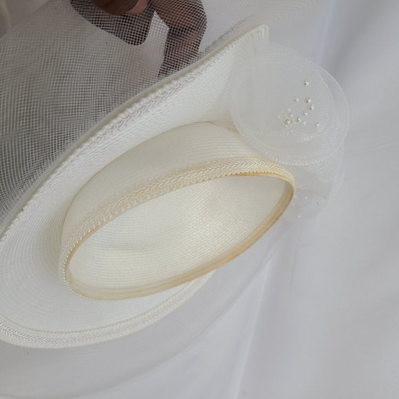 White Large Bow Tulle Wide Brim Hat - Picture 3 of 4
